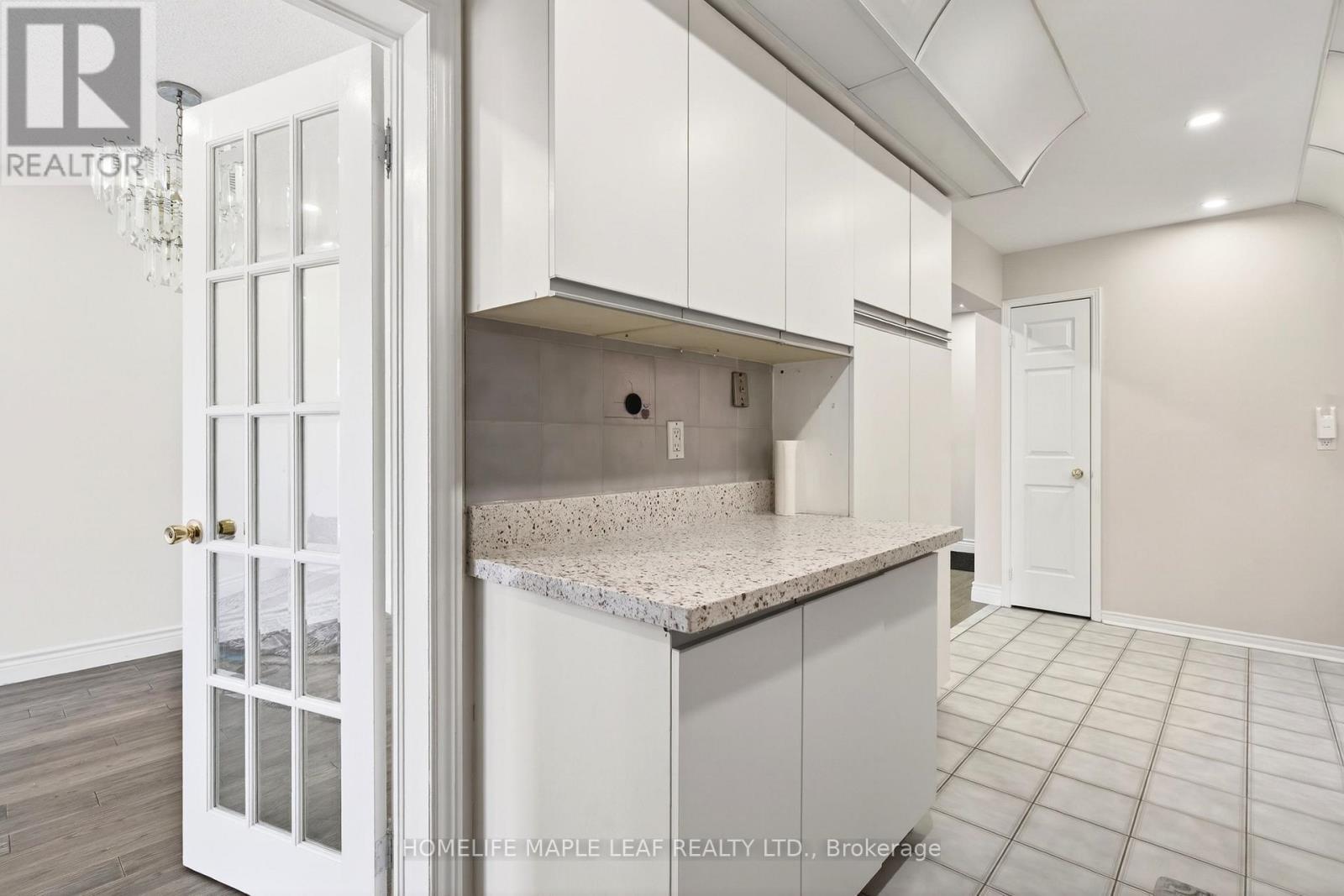 735 Constellation Drive, Mississauga, ON - Indoor