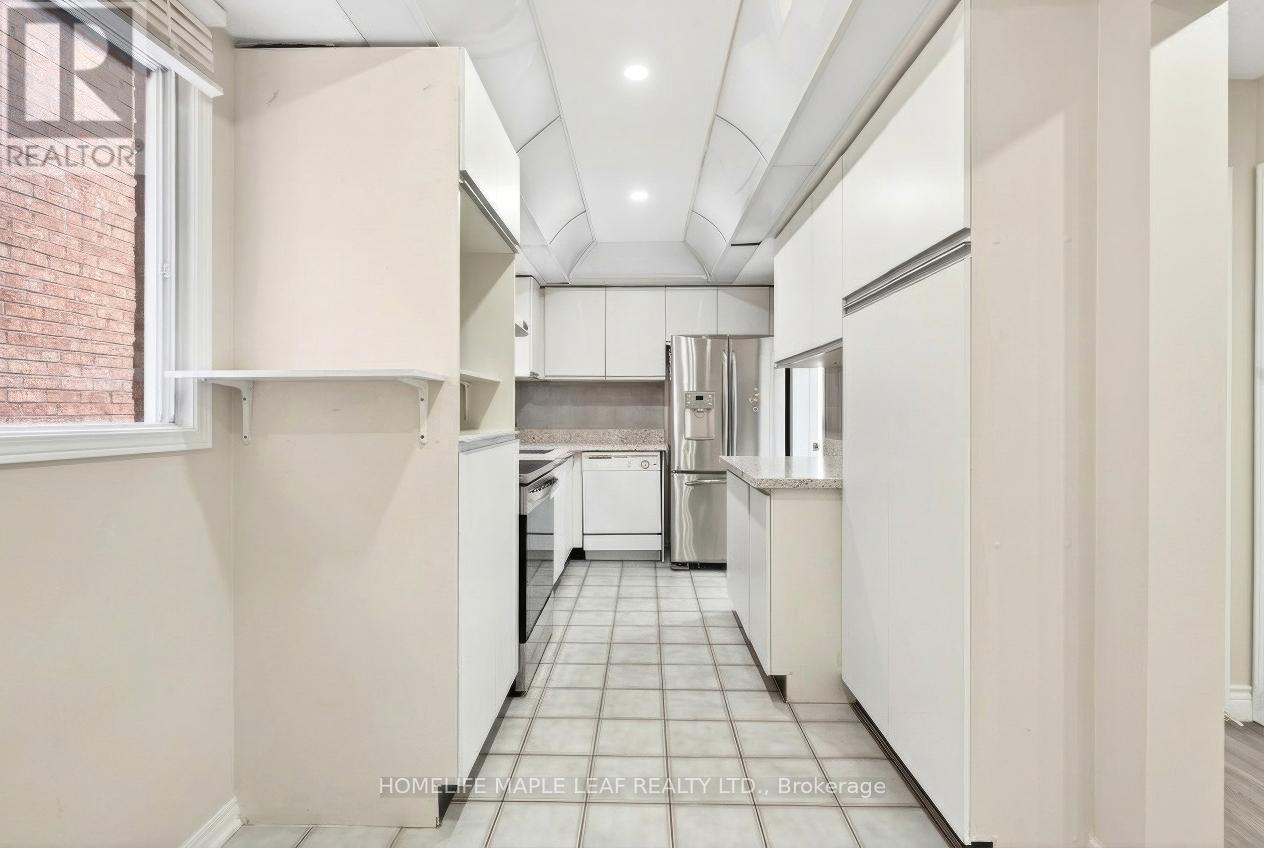 735 Constellation Drive, Mississauga, ON - Indoor Photo Showing Kitchen