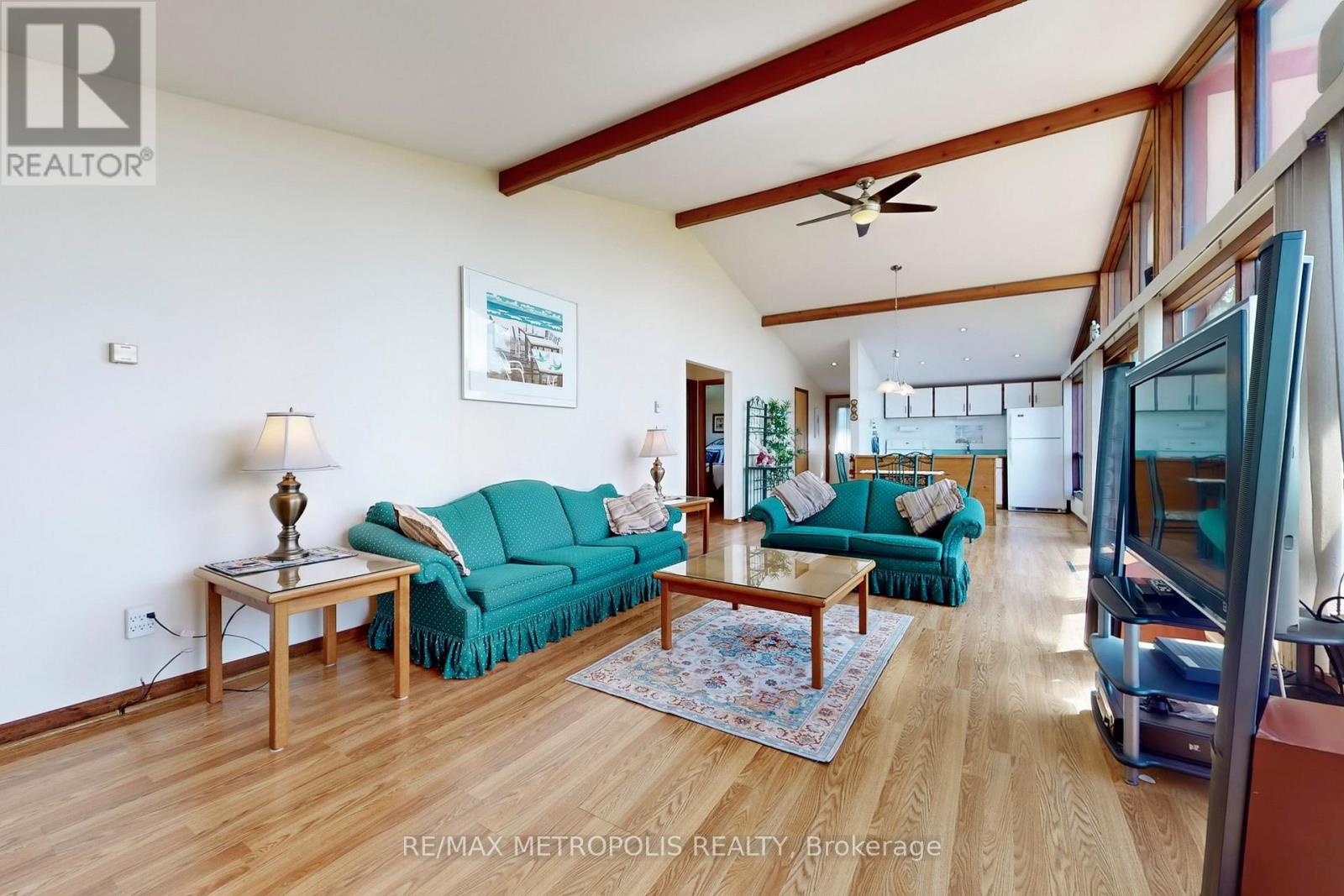 40 Rabbit Road, Brighton, ON - Indoor Photo Showing Living Room
