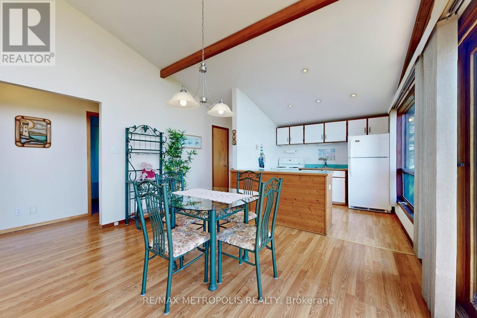40 Rabbit Road, Brighton, ON - Indoor Photo Showing Dining Room