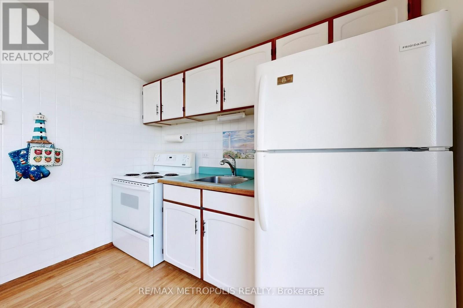 40 Rabbit Road, Brighton, ON - Indoor Photo Showing Kitchen