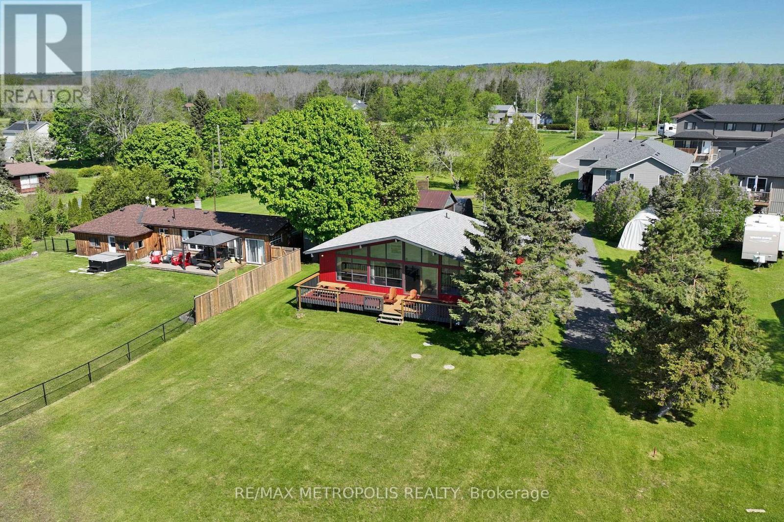 40 Rabbit Road, Brighton, ON - Outdoor With Deck Patio Veranda