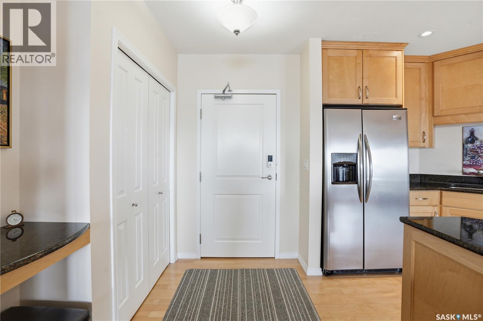 701 902 Spadina Crescent E, Saskatoon, SK - Indoor