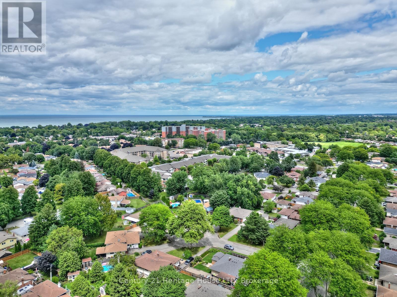 Close to the Lake and Port Dalhousie! - 307 - 6 Westlake Lane, St. Catharines (Lakeport), ON - Outdoor With View