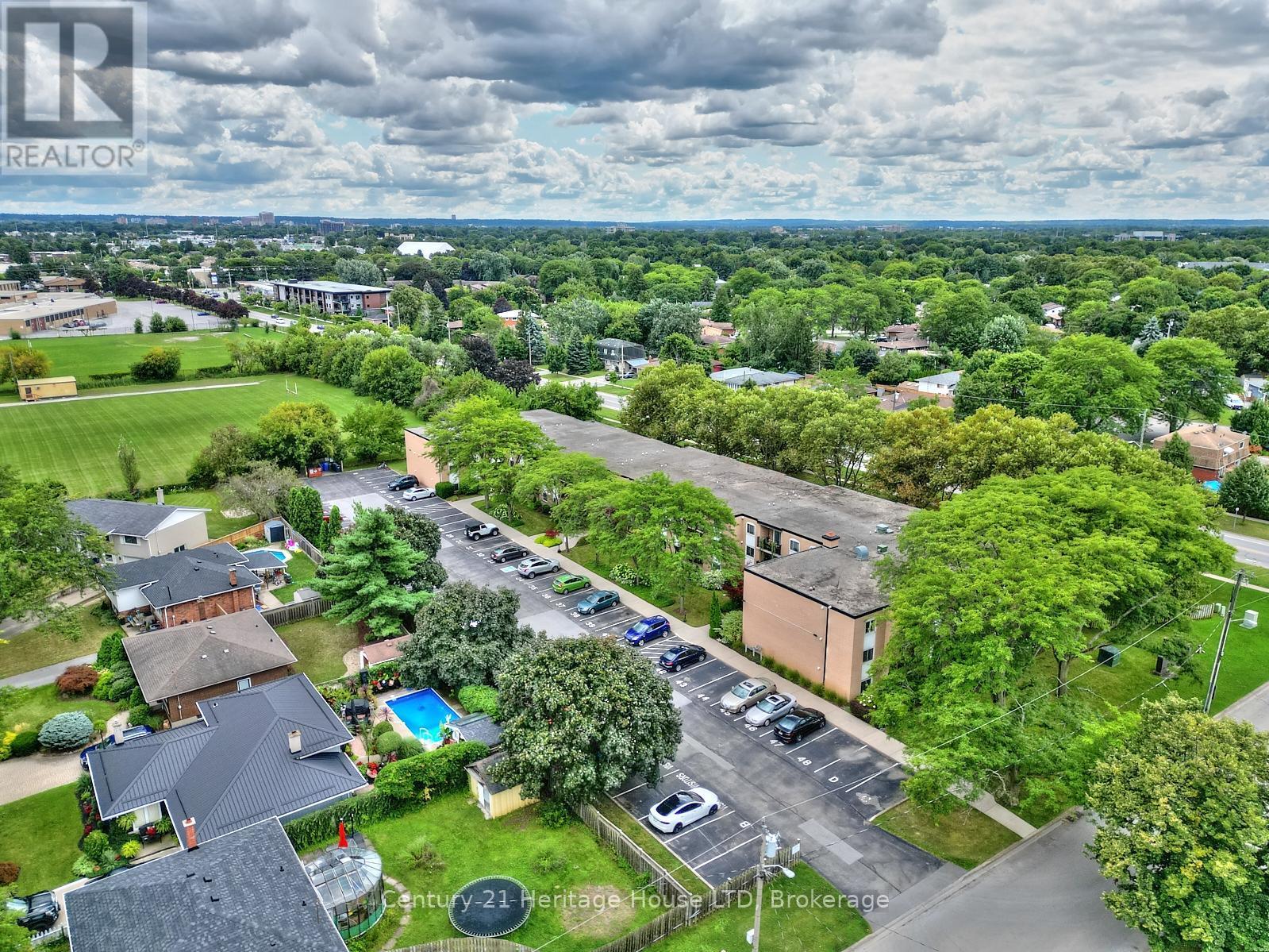 Close to the Lake and Port Dalhousie! - 307 - 6 Westlake Lane, St. Catharines (Lakeport), ON - Outdoor With View
