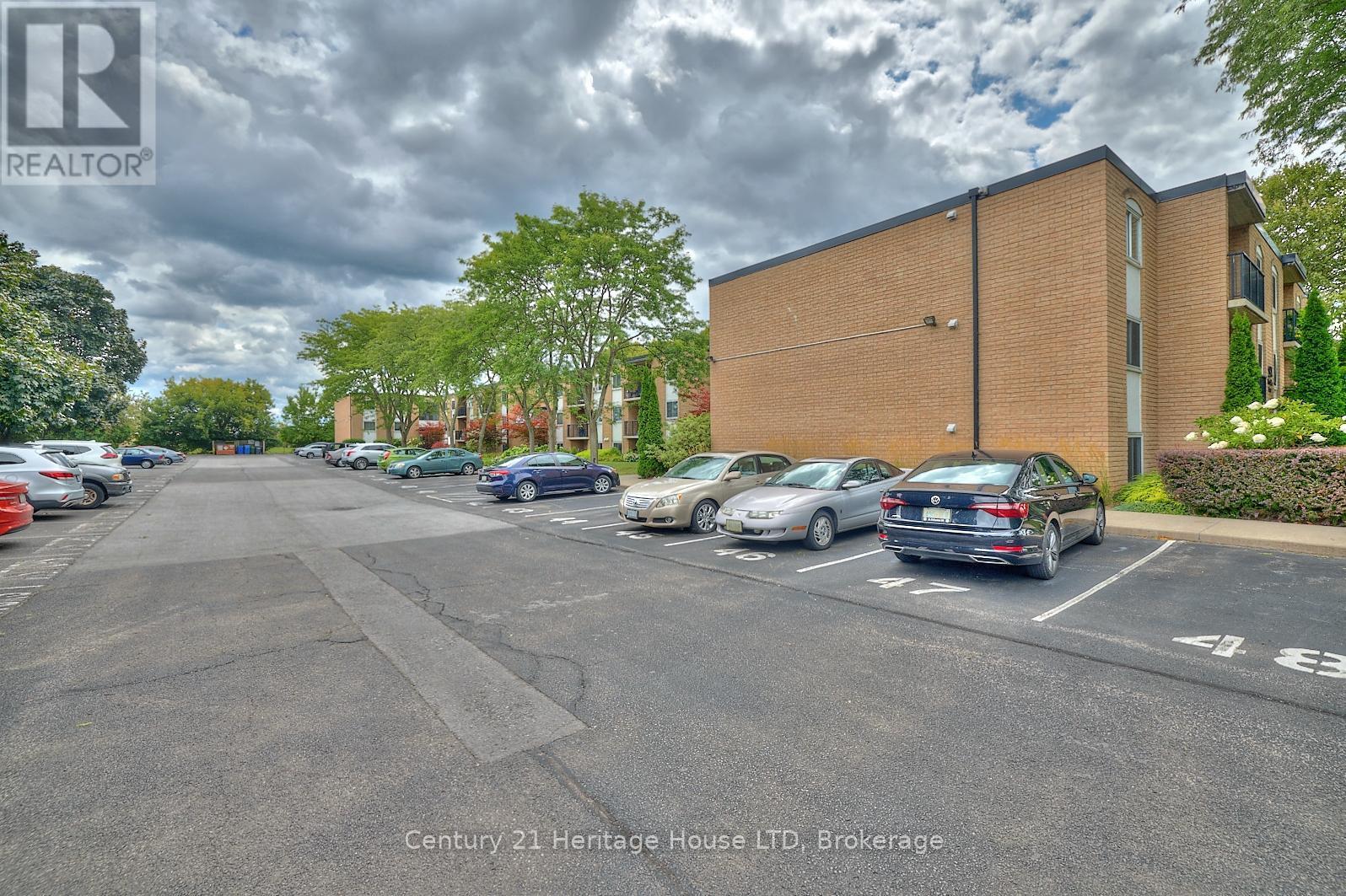 Surface Parking - 307 - 6 Westlake Lane, St. Catharines (Lakeport), ON - Outdoor