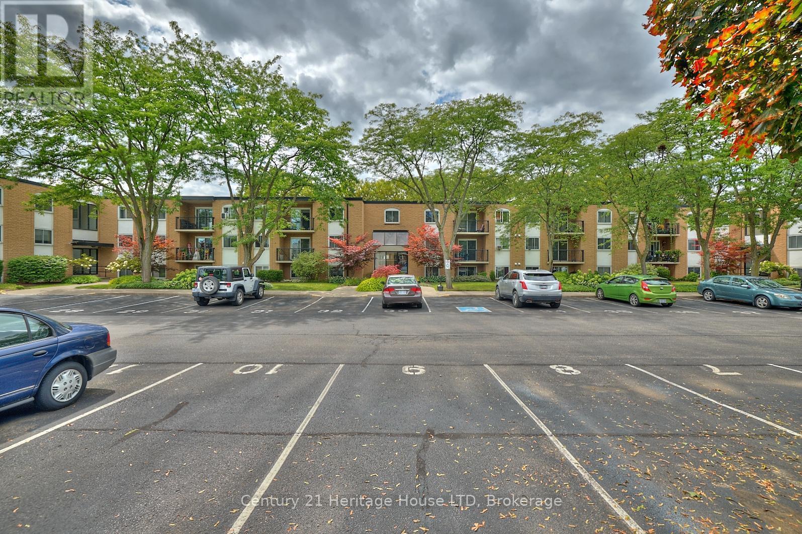 Surface Parking - 307 - 6 Westlake Lane, St. Catharines (Lakeport), ON - Outdoor