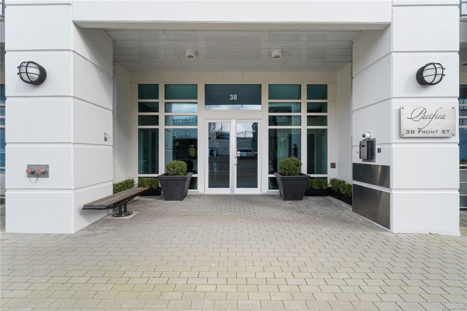 C02-38 Front St, Nanaimo, BC - Outdoor