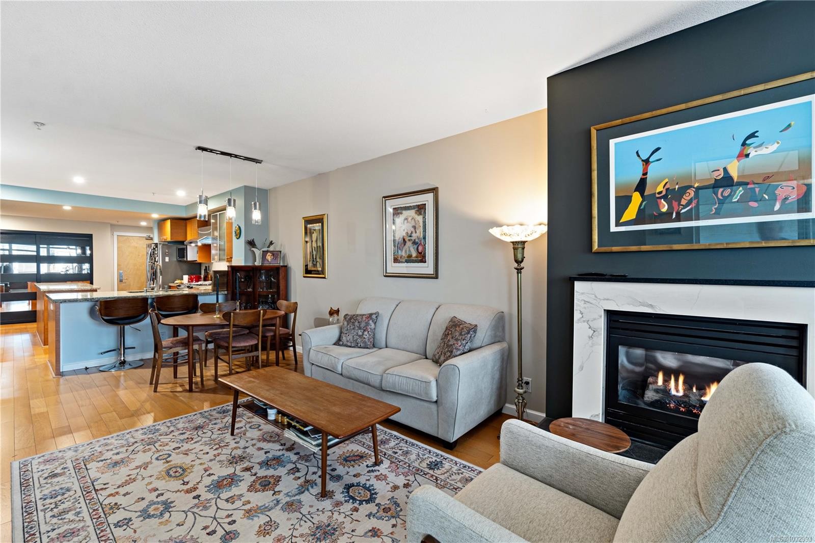 C02-38 Front St, Nanaimo, BC - Indoor Photo Showing Living Room With Fireplace