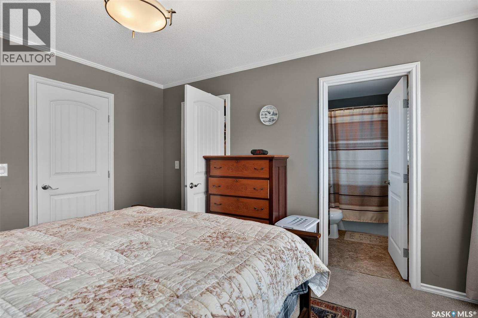 1036 Willowgrove Crescent, Saskatoon, SK - Indoor Photo Showing Bedroom