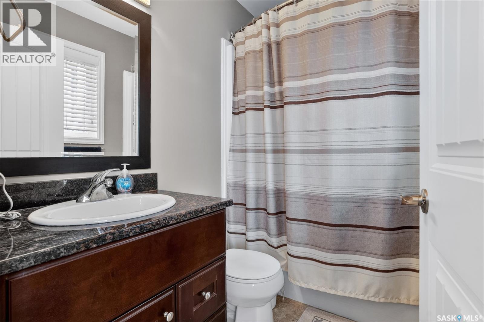 1036 Willowgrove Crescent, Saskatoon, SK - Indoor Photo Showing Bathroom