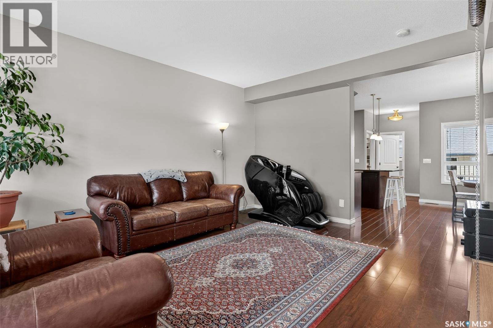 1036 Willowgrove Crescent, Saskatoon, SK - Indoor Photo Showing Living Room