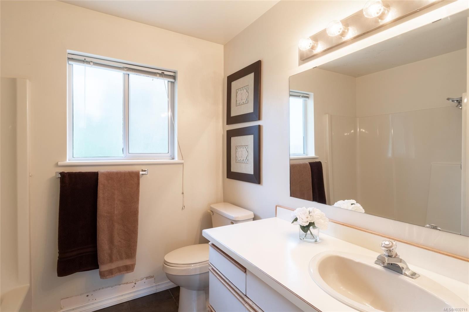 1108 Viewtop Rd, Duncan, BC