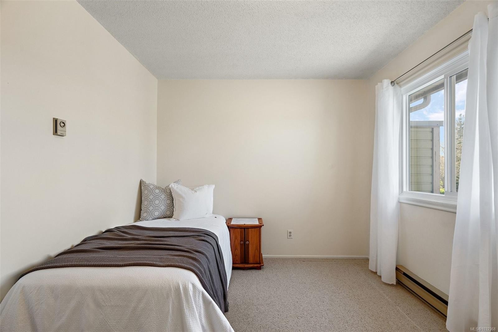 5-10008 Third St, Sidney, BC