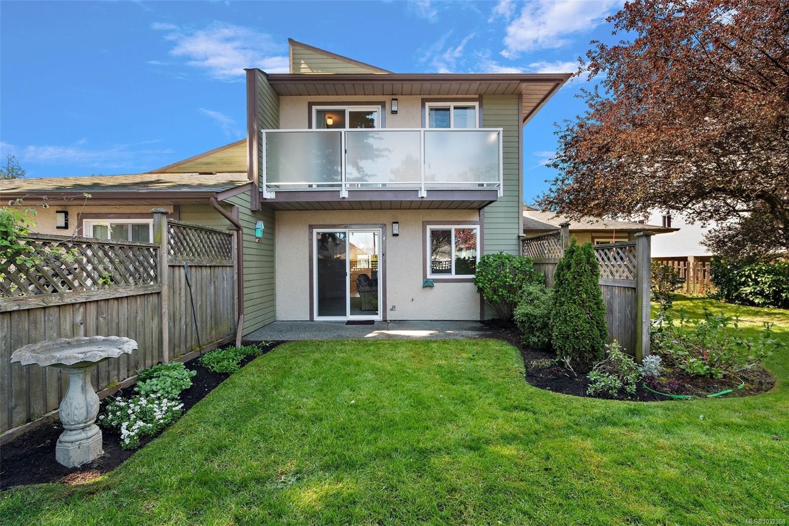 5-10008 Third St, Sidney, BC