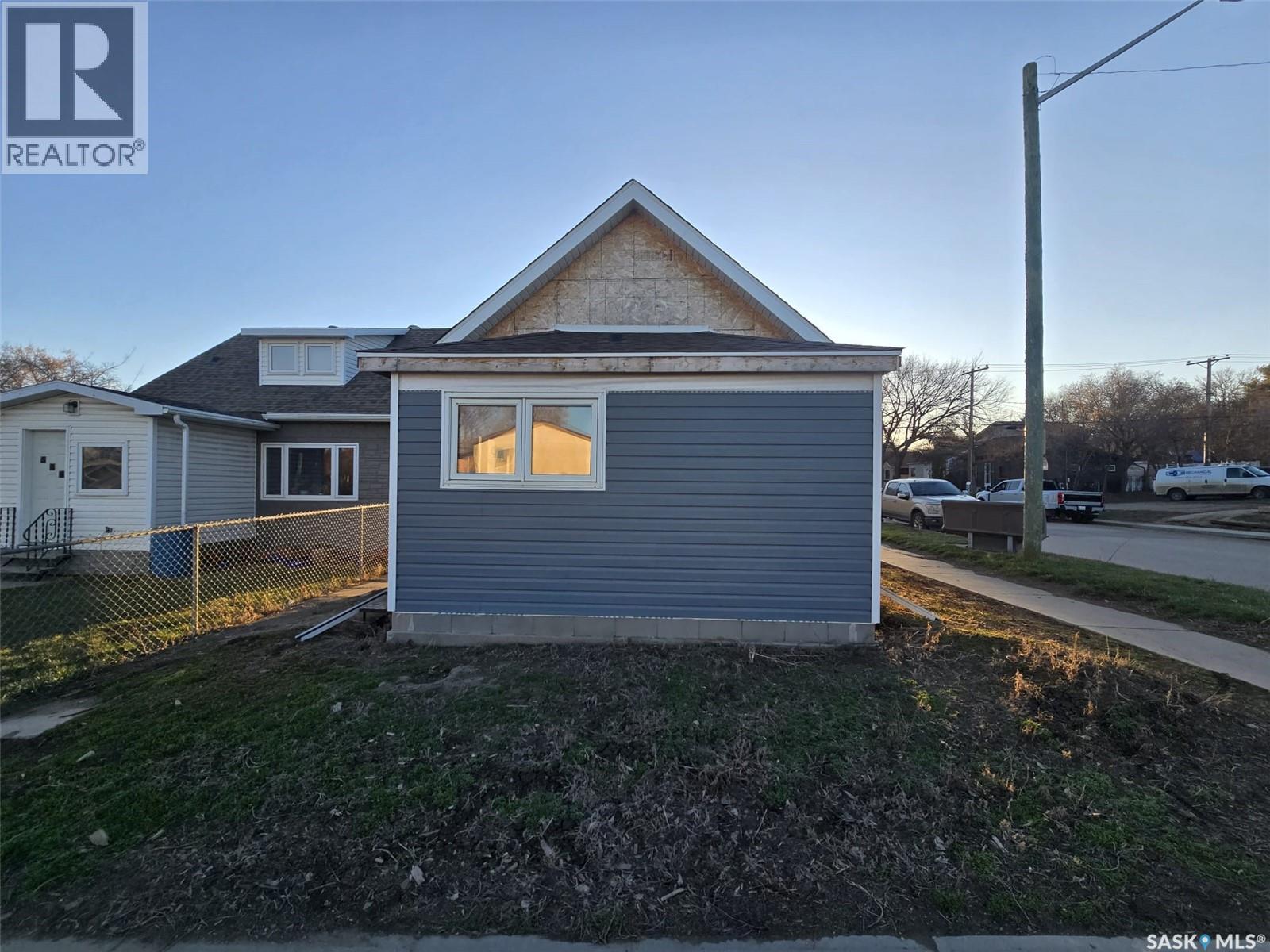 538 9Th Avenue Nw, Moose Jaw, SK - Outdoor