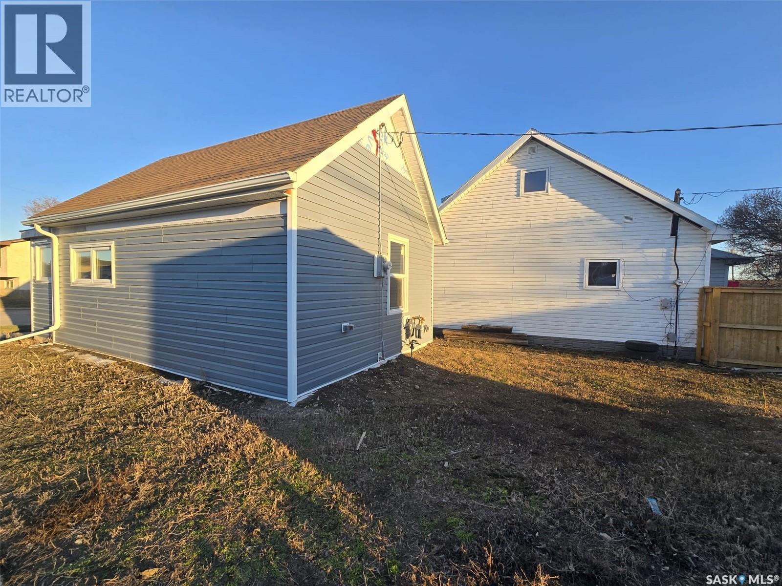538 9Th Avenue Nw, Moose Jaw, SK - Outdoor With Exterior