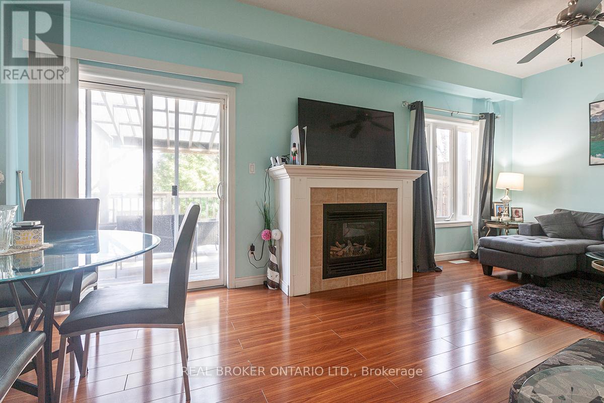 66 Springvalley Crescent, Hamilton, ON - Indoor Photo Showing Living Room With Fireplace