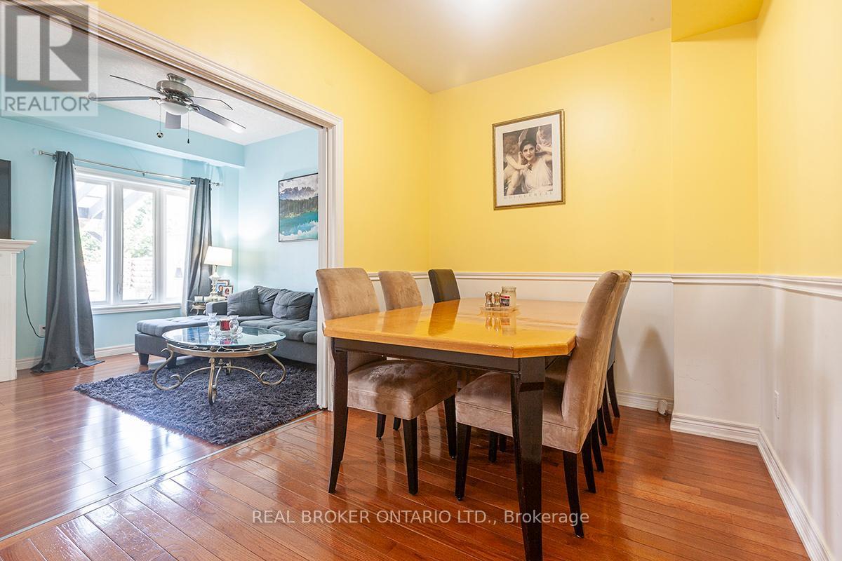 66 Springvalley Crescent, Hamilton, ON - Indoor Photo Showing Dining Room