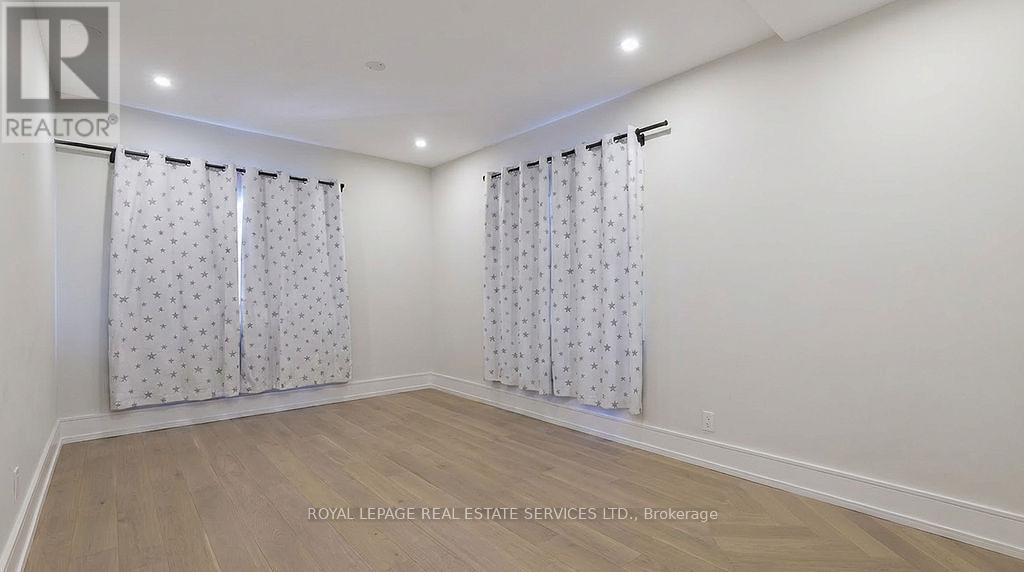 100 Appleby Place, Burlington, ON - Indoor Photo Showing Other Room