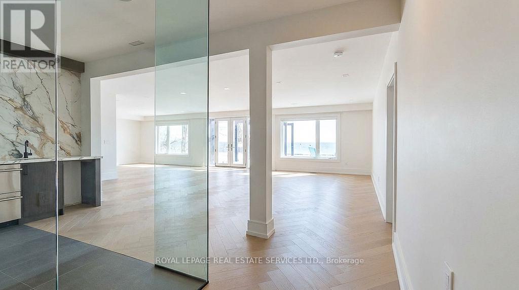 100 Appleby Place, Burlington, ON - Indoor Photo Showing Other Room