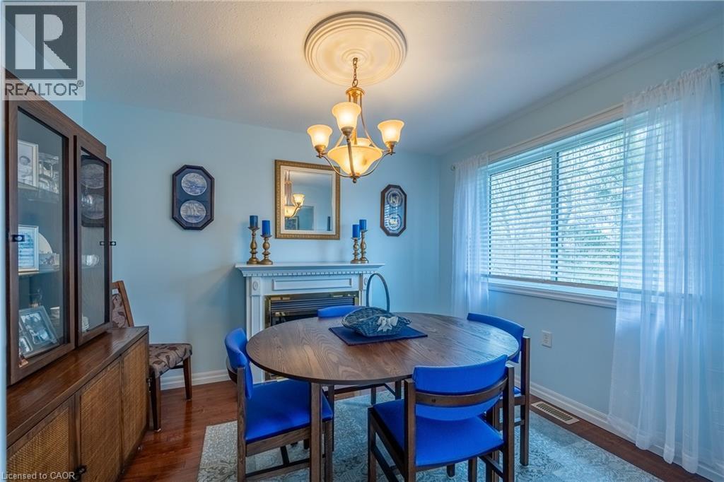 93 Elmhurst Avenue Unit# 8, Simcoe, ON - Indoor Photo Showing Dining Room