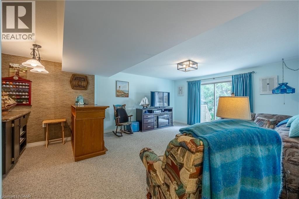 93 Elmhurst Avenue Unit# 8, Simcoe, ON - Indoor Photo Showing Bedroom