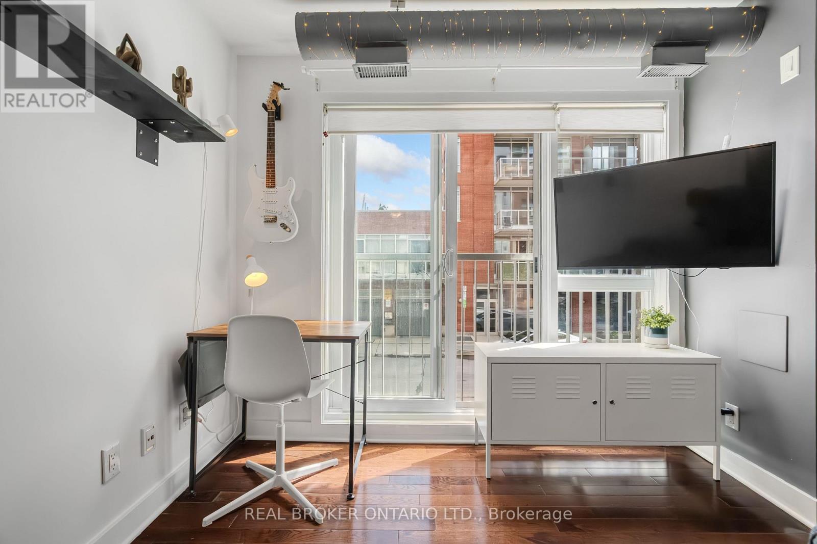 102 - 360 Cumberland Street, Ottawa, ON - Indoor Photo Showing Other Room