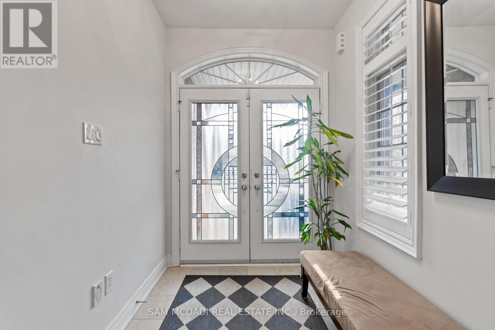 5142 Ancient Stone Avenue, Mississauga, ON - Indoor Photo Showing Other Room