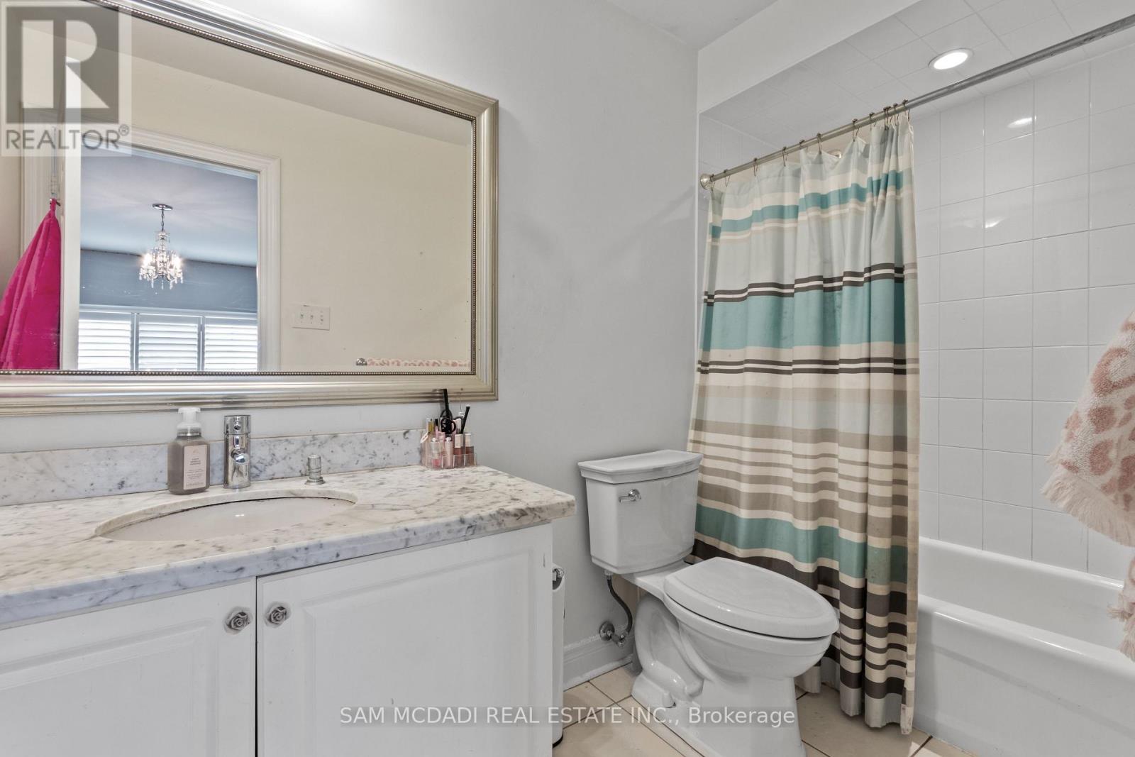 5142 Ancient Stone Avenue, Mississauga, ON - Indoor Photo Showing Bathroom