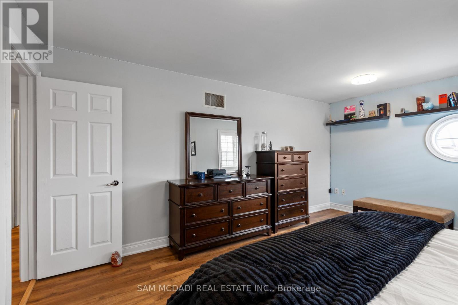 5142 Ancient Stone Avenue, Mississauga, ON - Indoor Photo Showing Bedroom