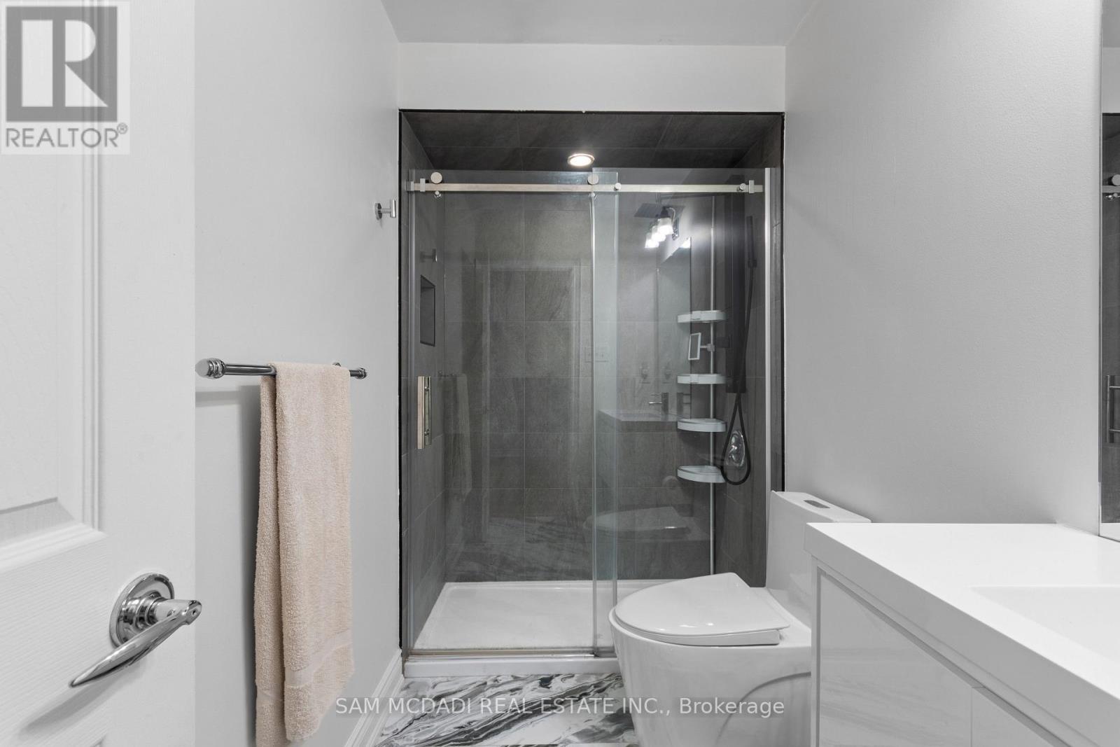 5142 Ancient Stone Avenue, Mississauga, ON - Indoor Photo Showing Bathroom