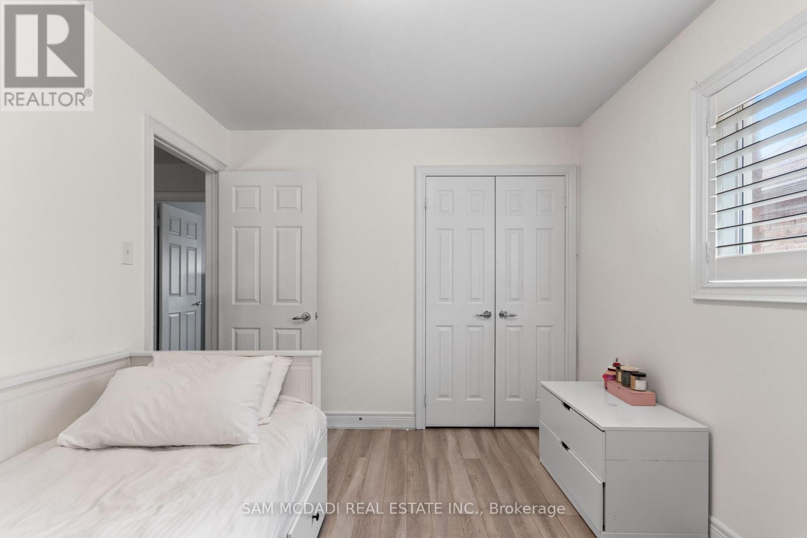 5142 Ancient Stone Avenue, Mississauga, ON - Indoor Photo Showing Bedroom