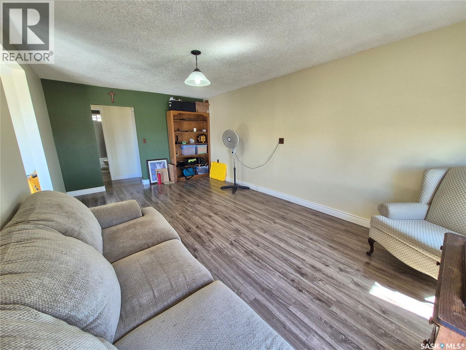 Key West Quarter, Ogema, SK - Indoor