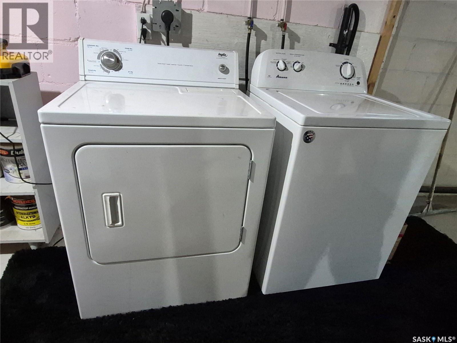 Key West Quarter, Ogema, SK - Indoor Photo Showing Laundry Room