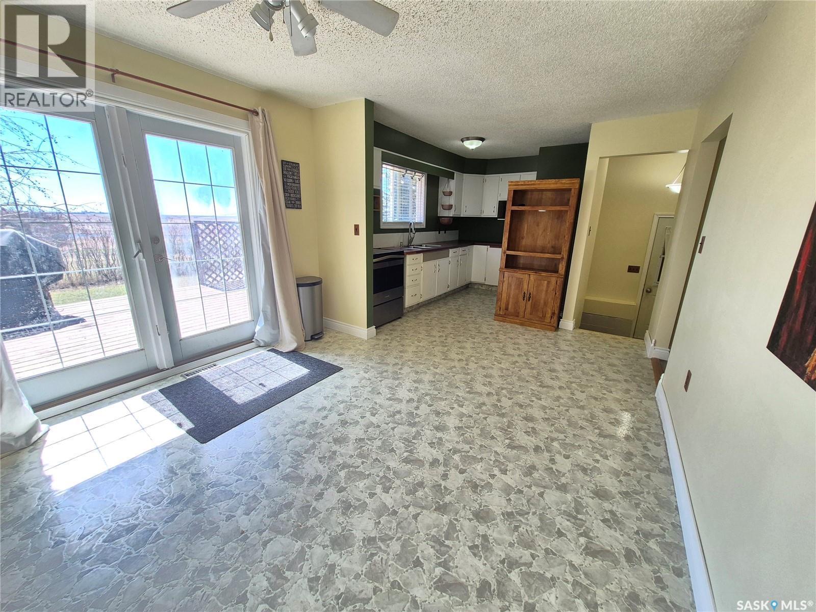 Key West Quarter, Ogema, SK - Indoor