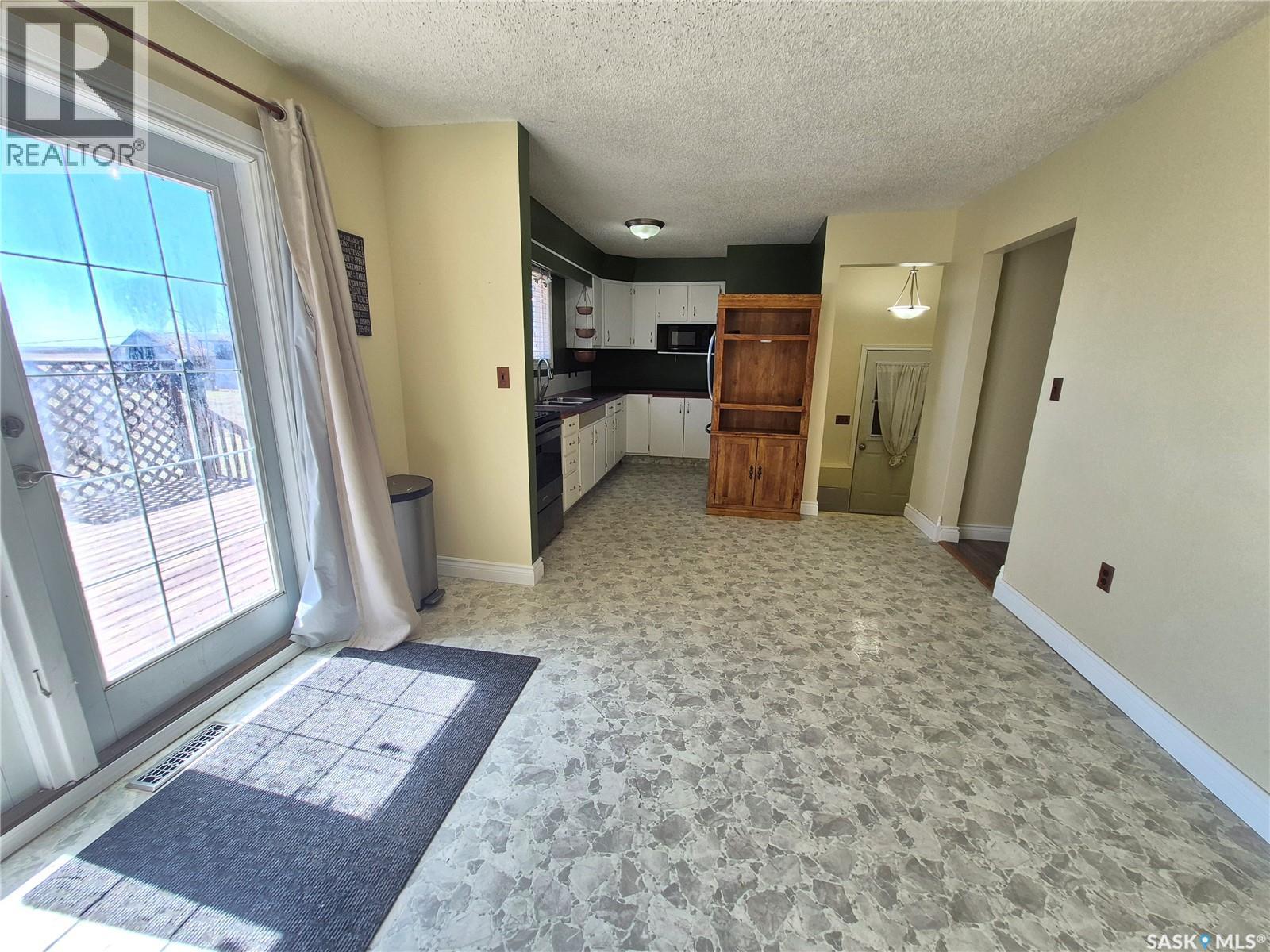 Key West Quarter, Ogema, SK - Indoor