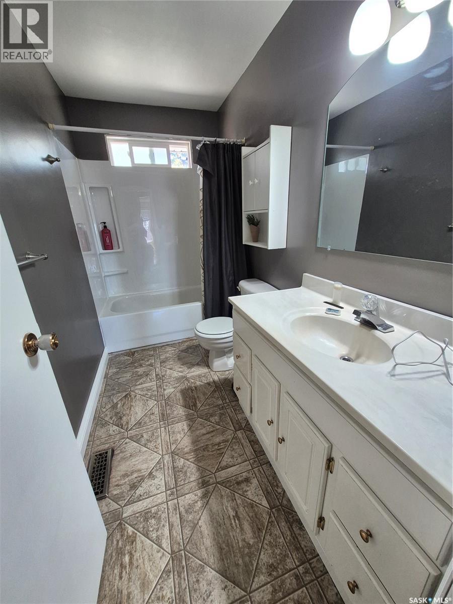 Key West Quarter, Ogema, SK - Indoor Photo Showing Bathroom