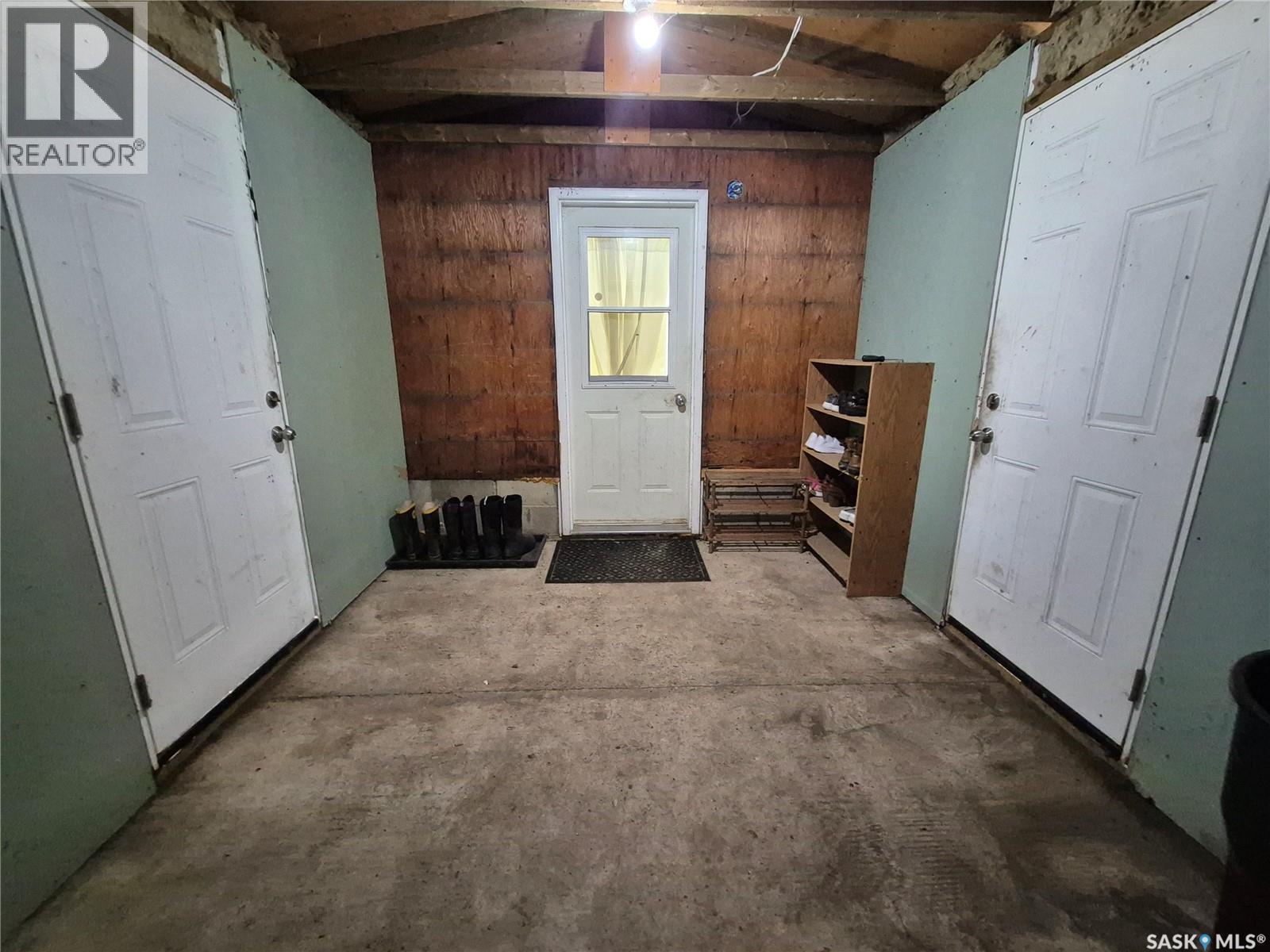 Key West Quarter, Ogema, SK - Indoor