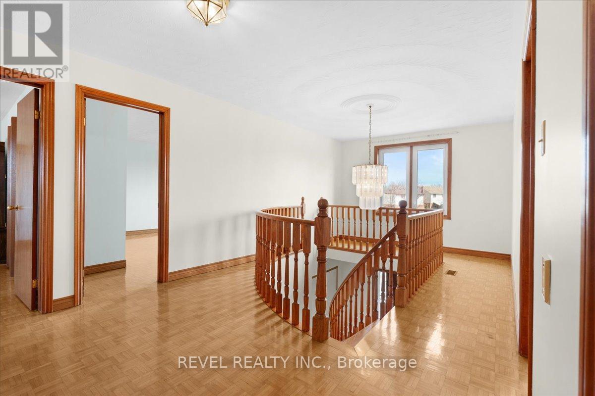 18 Marcel Place, Hamilton, ON - Indoor