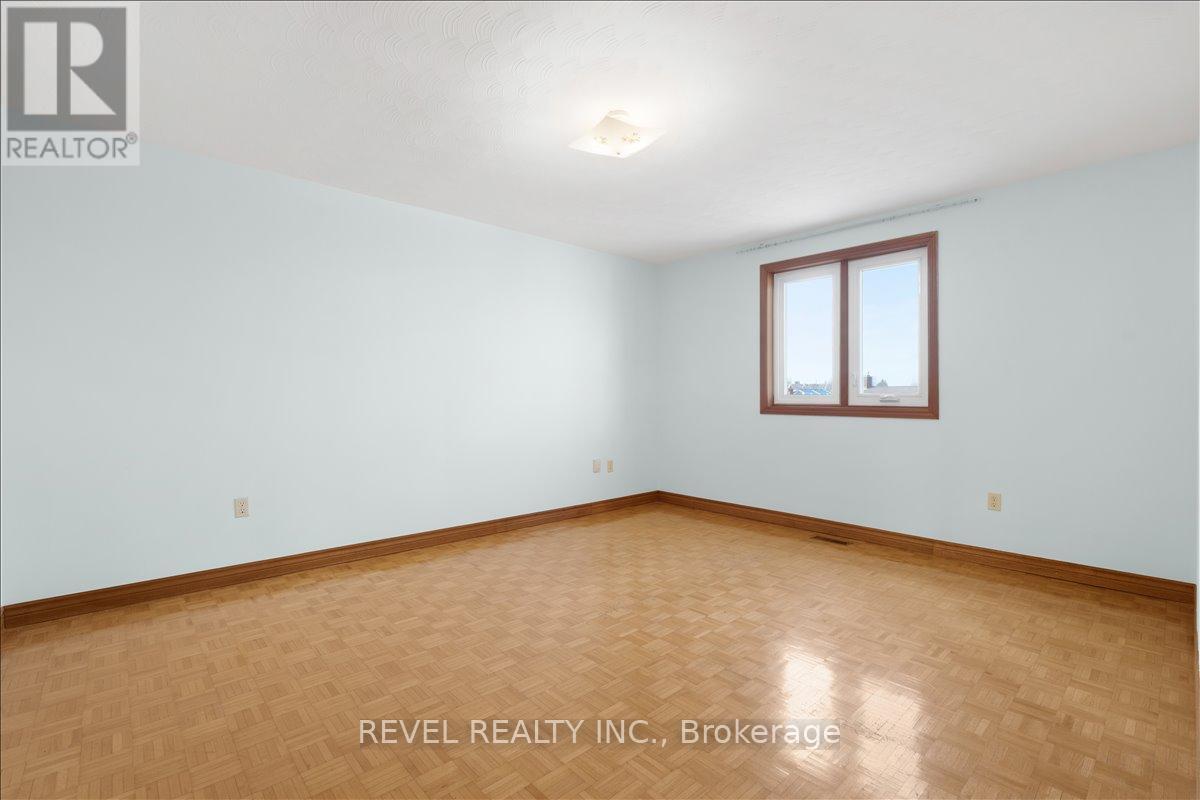 18 Marcel Place, Hamilton, ON - Indoor Photo Showing Other Room