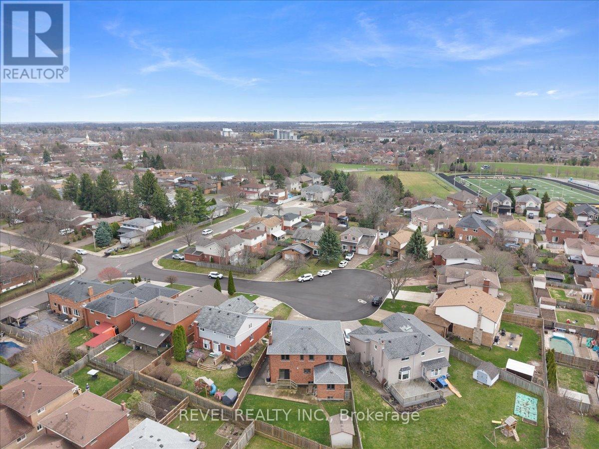 18 Marcel Place, Hamilton, ON - Outdoor With View