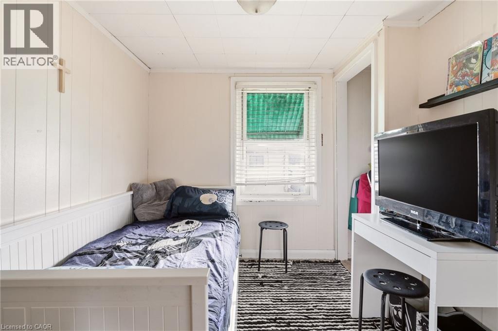 66 East 32Nd Street, Hamilton, ON - Indoor