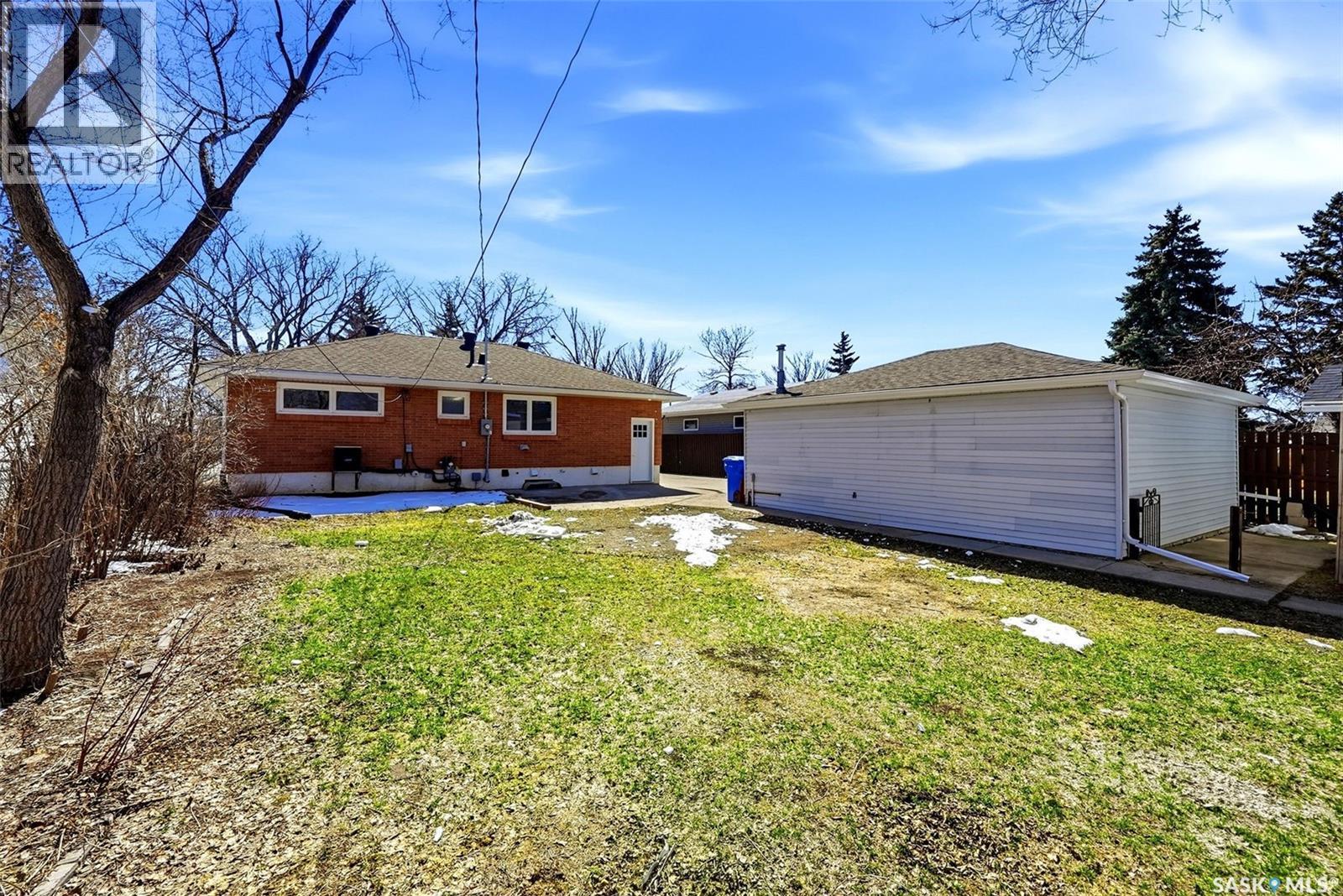 3720 Allen Avenue, Regina, SK - Outdoor