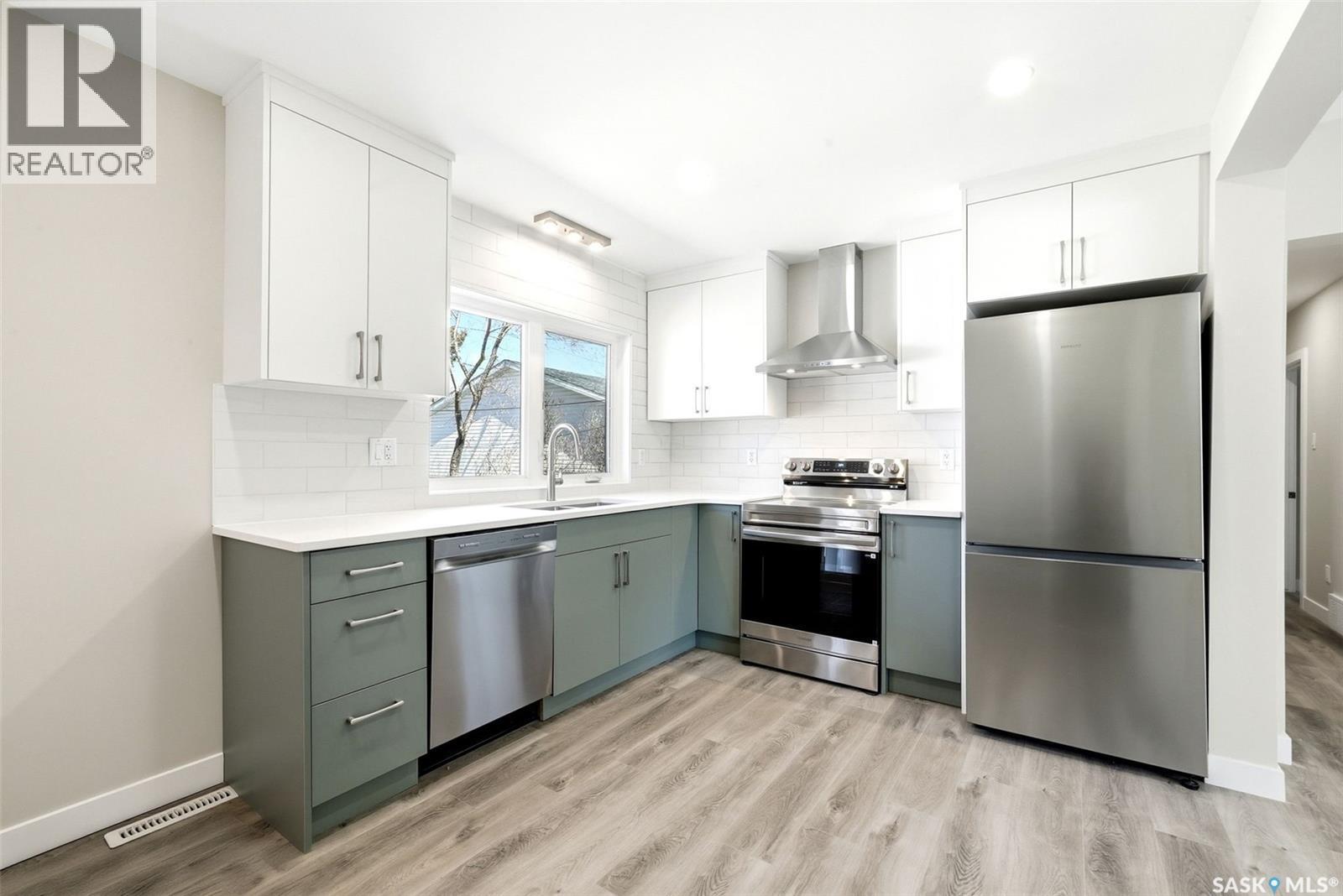 3720 Allen Avenue, Regina, SK - Indoor Photo Showing Kitchen With Upgraded Kitchen