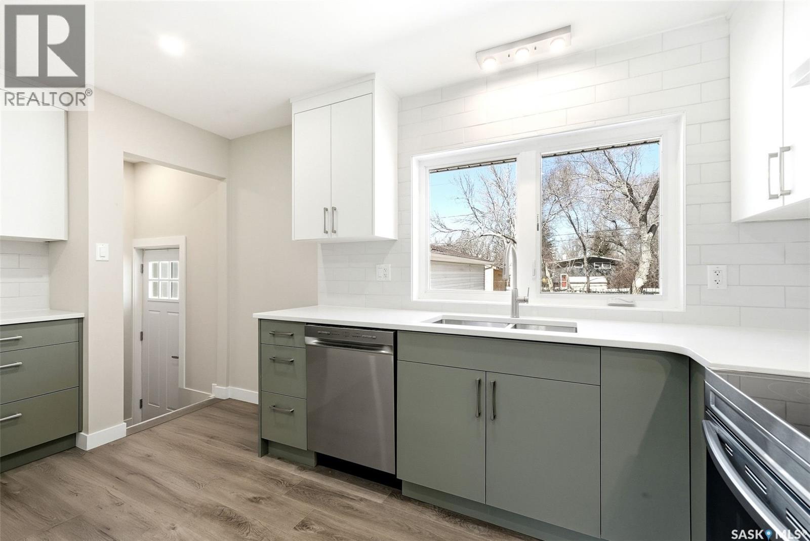 3720 Allen Avenue, Regina, SK - Indoor Photo Showing Kitchen With Double Sink