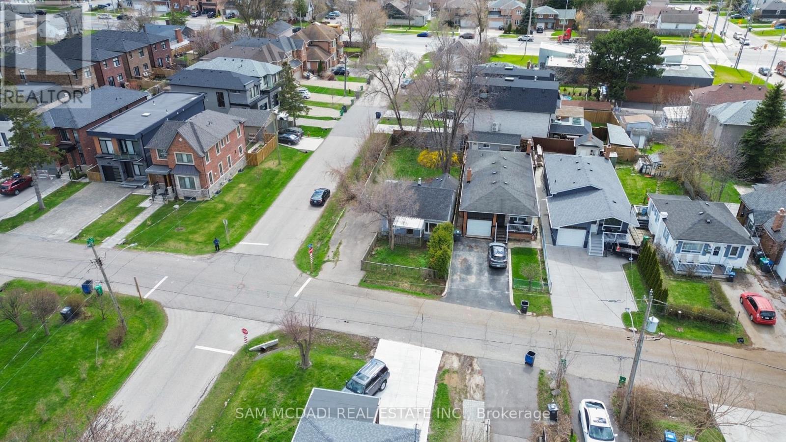 1062 West Avenue, Mississauga, ON - Outdoor With View