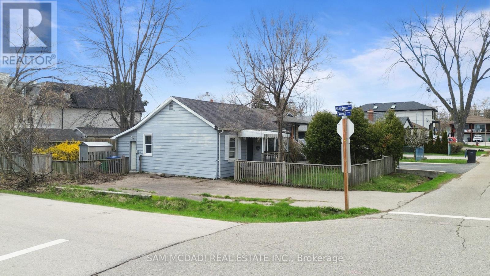 1062 West Avenue, Mississauga, ON - Outdoor