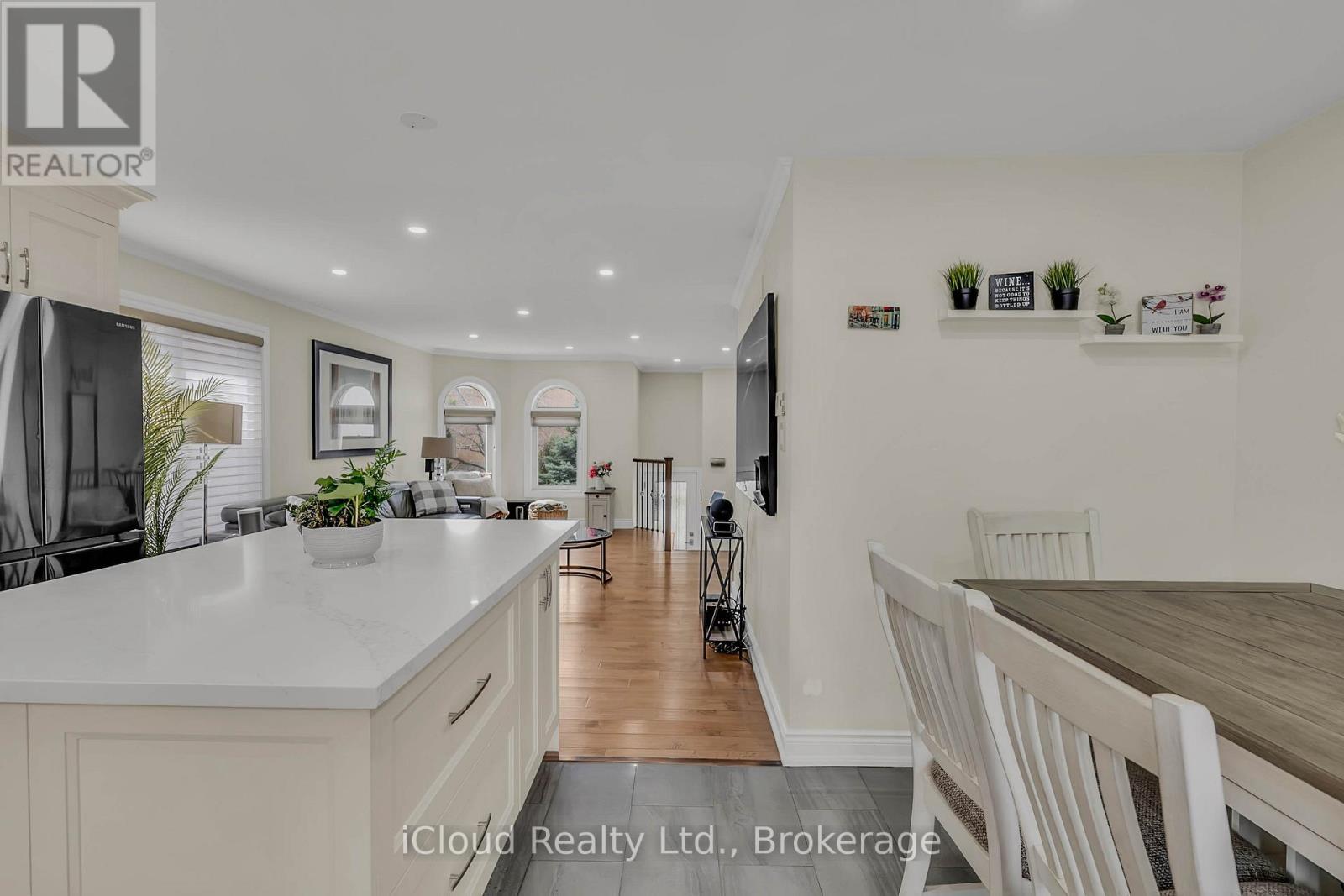 1370 Pickwick Drive, Mississauga, ON - Indoor