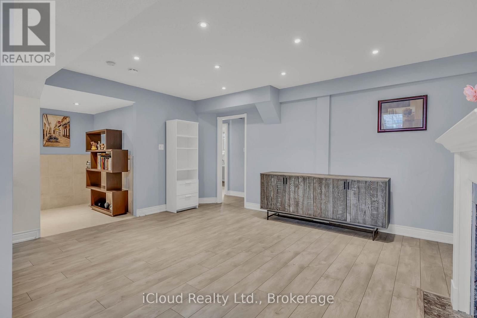 1370 Pickwick Drive, Mississauga, ON - Indoor Photo Showing Other Room